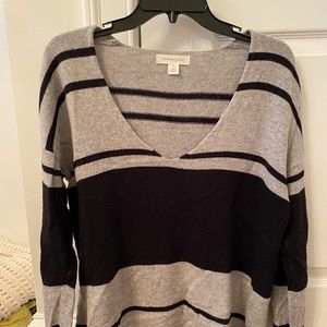 Black and gray sweater